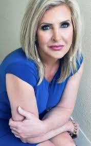 Karen Fetzer's Instagram, Twitter & Facebook