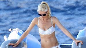 Son caspar matthew (born 30 january 2003, westminster, london), daughter clementine poppy (born 11 november 2004, westminster). Claudia Schiffer New Bikini Photos Of The Model 47 Looking Better Than Ever Hollywood Life