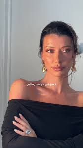 Ann Morlock's Instagram, Twitter & Facebook