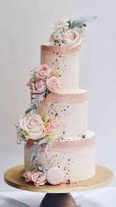 As the current health restrictions also do not allow for open dessert boho wedding cakes are ideal for relaxed weddings that are less formal in style. Weddingcakes Weddingcake Prettiest Pictures Designs Wedding Gallery Unique Einzigartige Hochzeitstorte Hochzeitstorte Design Romantische Hochzeitstorte