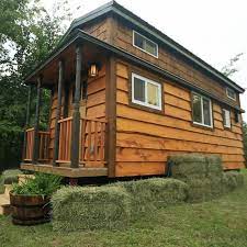 Tiny House Nation Pictures Fyi Tv Tiny House Exterior Tiny House Nation Diy Tiny House Plans