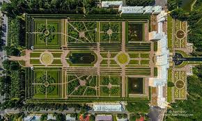 27 Amazing Aerial Photos Of Earth That Will Blow You Away Peterhof Palace Petersburg Aerial