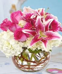 Un perfecto detalle para recibir al nuevo bebe !!! Ramos De Flores Y Arreglos Florales Para Decorar El Hogar