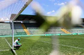 Thousands filled conda arena stadium, in chapeco, on wednesday in tribute to the chapecoense team and the players it lost in the fatal plane crash that. Crash Deaths Of Local Soccer Heroes Hit Chapeco Hard Wsj