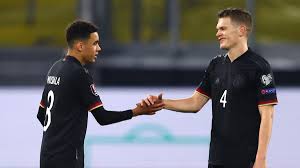 Musiala ist in stuttgart geboren, lebte aber acht jahre in england und spielte dort für den fc chelsea. Jamal Musiala Debutiert Fur Deutsche Nationalmannschaft Jungster Spieler Seit Uwe Seeler Eurosport
