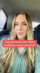 Elissa Lynn's Instagram, Twitter & Facebook