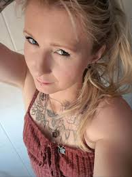 This user 💞 sent you a video. {❤️ Open} { ❌ Ignore}