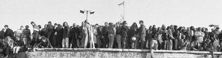 Die drei sektoren der westmächte bildeten später westberlin, der russische sektor war ostberlin. 30 Jahre Mauerfall Bpb