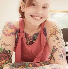 This and yap at the Benemart? 👉👈 Grab your bestie and serve up good looks  with the Gorgeous, Grocer Advent Calendar packed with 24 gifts from brow  essentials to cheek treats.⁠ ⁠