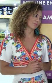 Hija de delia patiño de grisales y gustavo grisales, tiene cuatro hijos, patricia, fernando, luz y omaira. Andrea Guzman Wikipedia La Enciclopedia Libre