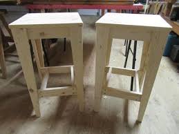 ✓ sofort verfügbar ✓ 14 tage barhocker, barstühle finden sie auf barhocker.de. Barhocker Aus Palettenholz Youtube