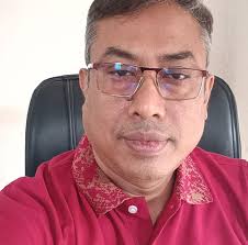 The answer to yesterday's spot the ball was 🔴!