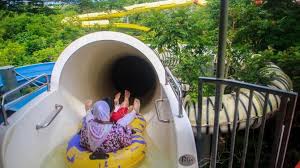 Selain waterboom bojongsari indramayu, ada juga wahana wisata taman air yang juga terkenal di indramayu seperti. Hanya Di Juli Main Sepuasanya Di Bugis Waterpark Hanya Rp 75 Ribu Tribun Timur