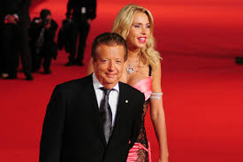 Recentemente, vittorio cecchi gori era riapparso in televisione, invitato in diverse trasmissioni per dare la sua testimonianza su harvey weinstein, il produttore americano travolto dallo scandalo delle. Chi E Vittorio Cecchi Gori Arresto Malattia E Vita Privata