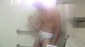Adam Saleh Famous Youtuber SECRET nude shower vid - ThisVid.com