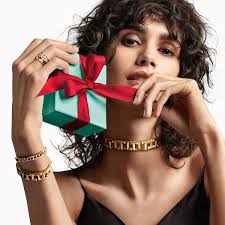 Tis the season to unwrap something special this holiday from Tiffany.  #VeryVeryTiffany #TiffanyT #Tiffany #TiffanyAndCo Discover more:  http://tco.nyc/DKwbg8