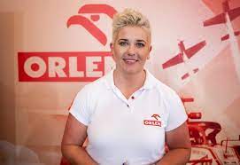 Anita głowińska dzisiaj kicia kocia zostaje cały dzień u babci i wraz z nią gotuje i piecze! Anita Wlodarczyk Jako Barbie Zobaczcie Jedyna Na Swiecie Lalke Mlociarke Dziennik Zachodni