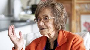 Fearless kuia tackling breast cancer without treatment