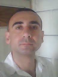 My name is Tony, and I am 35 years old. I am originally from the Dominican  Reublic, where I learnt Spanish from birth as my mother tongue. Upon moving  to Germany when