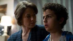 The sinner season 3 jumped straight into netflix's top 10 this weekend as bill pullman returned as detective harry ambrose. The Sinner Staffel 2 Auf Netflix Der Junge Der K Ein Morder Ist Musikexpress