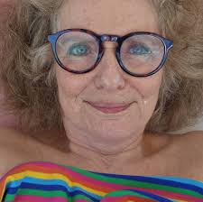 Mommy, a Galápagos tortoise and a longtime resident of the Philadelphia  Zoo, recently became a first-time mother at the estimated age of 100.  https://nyti.ms/43BxegH