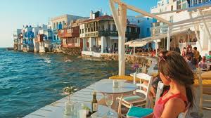 Πέντε άτομα συνέλαβαν οι αστυνομικοί του τμήματος μυκόνου για το βίαιο ξυλοδαρμό Mykonos Anw Katw To Nhsi Twn Anemwn 3ylodarmoi Sta Stena In Gr