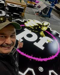 Edward Gutowski's Instagram, Twitter & Facebook