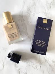 This mattifying setting powder will blur the look of pores and imperfections while ensuring that your makeup lasts longer. Full Coverage Matte Foundation Estee Lauder Double Wear Stay In Place Makeup Review A Beauty Edit