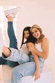 Addison Rae and Charli D'Amelio are Cousins! - Channel 46 News | Friend  photoshoot, Friend photos, Bff photoshoot
