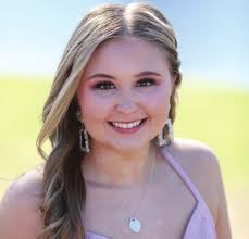 D gwood parade, coronation this weekend