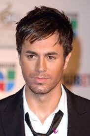 Guys With Thick Hair Know How Difficult It Is To Style Here Are 35 Of The Best Haircuts For Men With Thic Oval Face Men Oval Face Hairstyles Thick Hair Styles