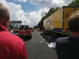 Doppio incidente nella giornata di oggi, martedì 19 settembre, sull'autostrada a1 all'altezza di fiorenzuola in direzione sud: A1 Incidente Per Coda Di Curiosi Un Morto E Due Feriti Tra Piacenza E Fiorenzuola Coinvolte Un Auto E Una Moto Il Mattino It