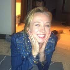 Annie Macklin's Instagram, Twitter & Facebook