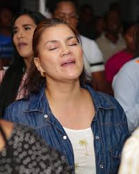 El enemigo ataca a quienes no tienen Palabra, ni conocimiento, pero Dios  tiene el poder de libertar de demonios, brujería y maldiciones  generacionales. Lo que escuchas atrae o aleja espíritus demoníacos, ¡Que