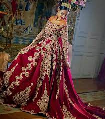 Epingle Par Nadia Sur Fashion Robes De Mariee Indienne Robe Orientale Mariage Robe De Mariee Indienne