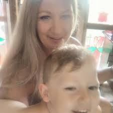 Amber Days's Instagram, Twitter & Facebook