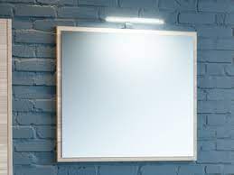 Piu di 30 modelli di specchi da bagno, in alluminio o legno, con contenitore o senza, con luci led o tradizionale. Specchio Bagno Con Luce Led O Senza Luce Scopri I Prezzi