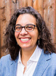 Stephanie Summers's Instagram, Twitter & Facebook