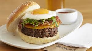 Una selección de las mejores promociones por el día de la hamburguesa (28 de mayo) en cdmx. Dia De La Hamburguesa Donde Pedir Delivery De Hamburguesas Y Promociones De Hamburguesas Por Delivery Noticias Economicas Financieras Y De Negocios El Cronista