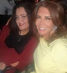 Η αγαπημένη ηθοποιός μίλησε για τη νέα της ταινία, «σμύρνη μου αγαπημένη» και έκανε. Mimh Ntenish Exw Kanei 2 5 Gamoys Eftia3a To Nyfiko Gia To Gamo Me Ton Antwnh Kai Se Mia Ebdomada Pe8ane