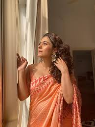 On monday, kajol took to her instagram account and shared how her mood fluctuates while listening to. Kajol Facebook