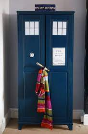 How To Make A Tardis Wardrobe A Residence Doctor Who Bedroom Doctor Who Room Tardis