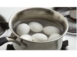 Come cucinare le uova alla coque. Come Si Prepara Un Uovo Sodo Uova La Guida Definitiva Per Conservarle Attenzione Al Frigo Cuocerle E I Test Sulla Freschezza Cook Cucina Corriere It