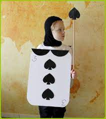 Mit gefederte wimpern schwarz oder glitter wimpern schwarz wirst du zur umschwärmten hauptfigur des wunderlandes und der kampf gegen die böse. Fasching Kostum Und Verkleiden Alice Im Wunderland Kartenmannchen 1 Alice Im Wunderland Kostum Alice Im Wunderland Kostum Diy Alice Im Wunderland