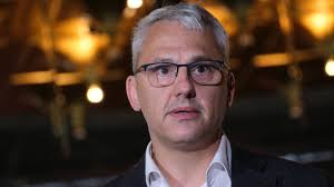 Assistant Treasurer Danny Pearson apologises over failure to disclose  possible bank shares conflict