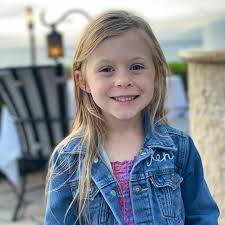 Saw the sunrise in California and watched the sunset in Hawaii! So grateful  to be with this amazing family of mine, in a truly magical place! Thank you  @alaskaair for the safe