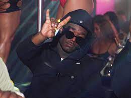 Lil uzi vert real name na symere bysil woods. Lil Uzi Vert Will Sich 11 Karat Schweren Diamanten In Die Stirn Implantieren Lassen Musikexpress