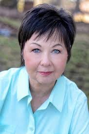 Karen Beyer's Instagram, Twitter & Facebook