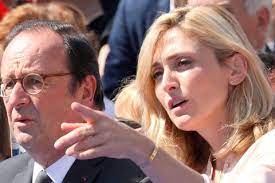 Pour Julie Gayet, "beaucoup de gens espèrent le retour" de François  Hollande en politique - La DH/Les Sports+
