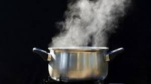 Jelaskan perbedaan peristiwa membeku dan menguap. Pengertian Penguapan Proses Contohnya Materiipa Com